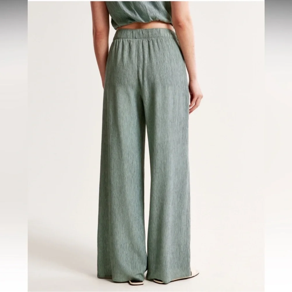 Abercrombie & Fitch Wide Leg Pants - Picture 9 of 16
